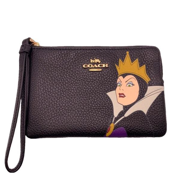 Disney X COACH Corner Zp Wristlet With Evil Queen Motif - Picture 1 of 8